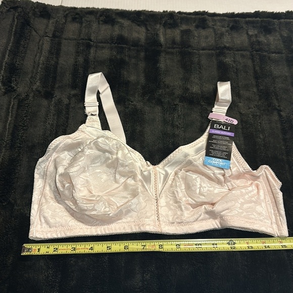 NWT Bali Classic support cool comfort 42D light pink bra w adjustable straps - Picture 2 of 8